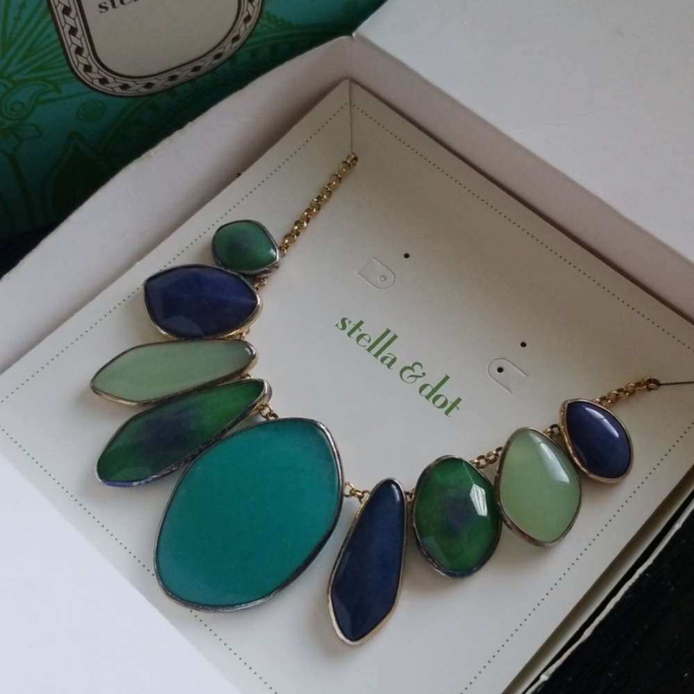 Stella & Dot Serenity necklace
